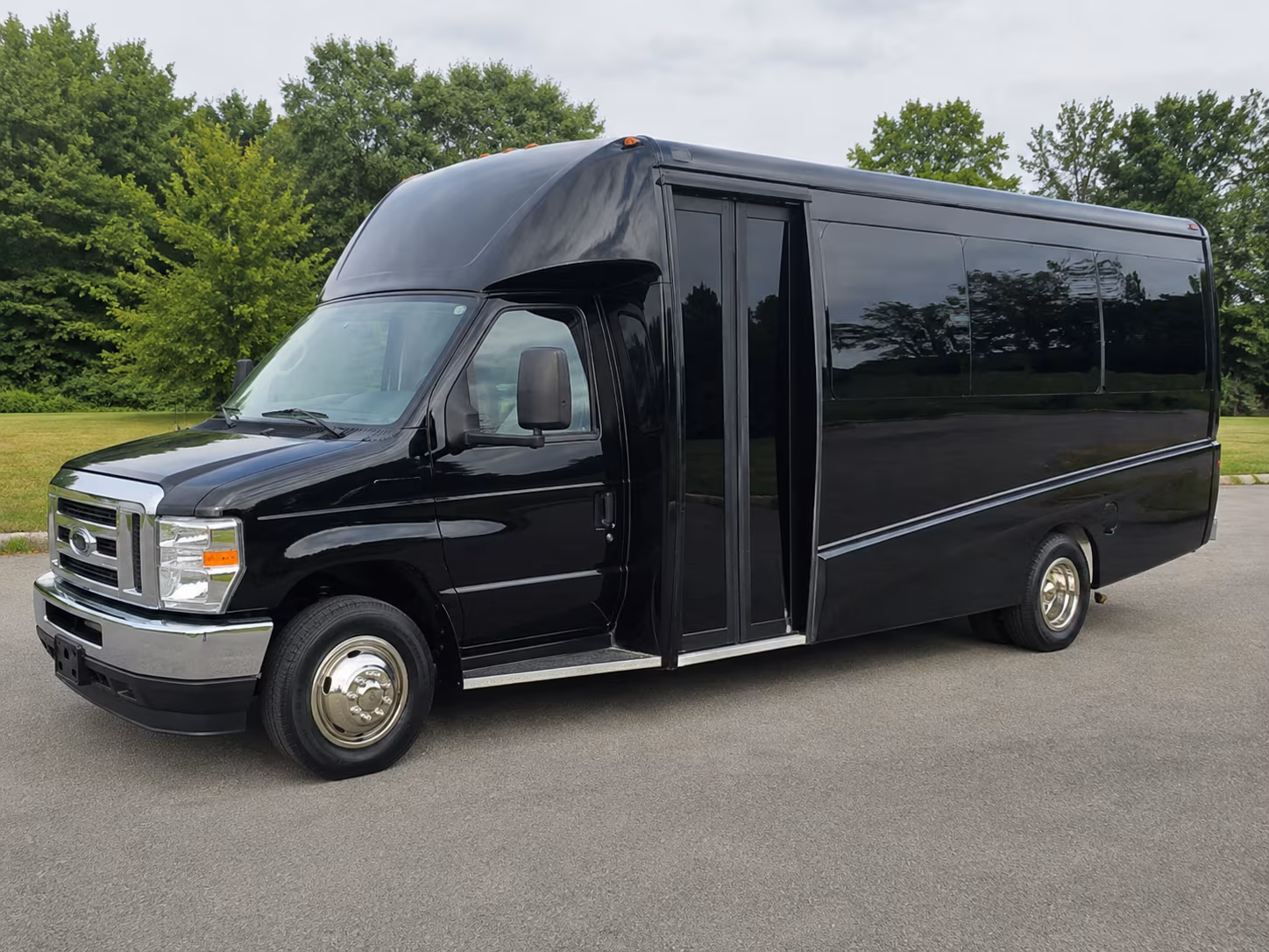 farmington comfortable charter bus rentals for farmington school field trips