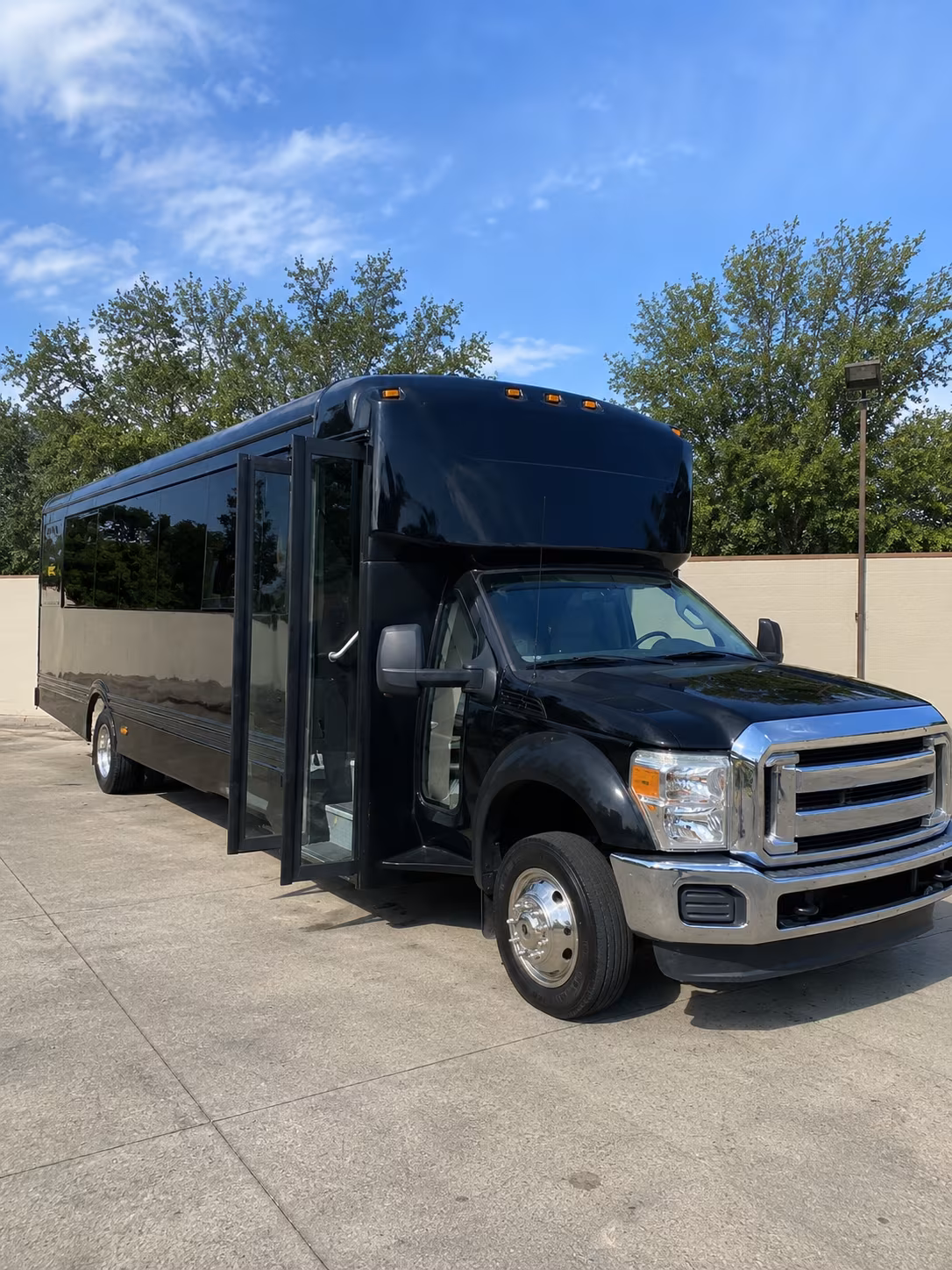 logan 20 passenger party bus