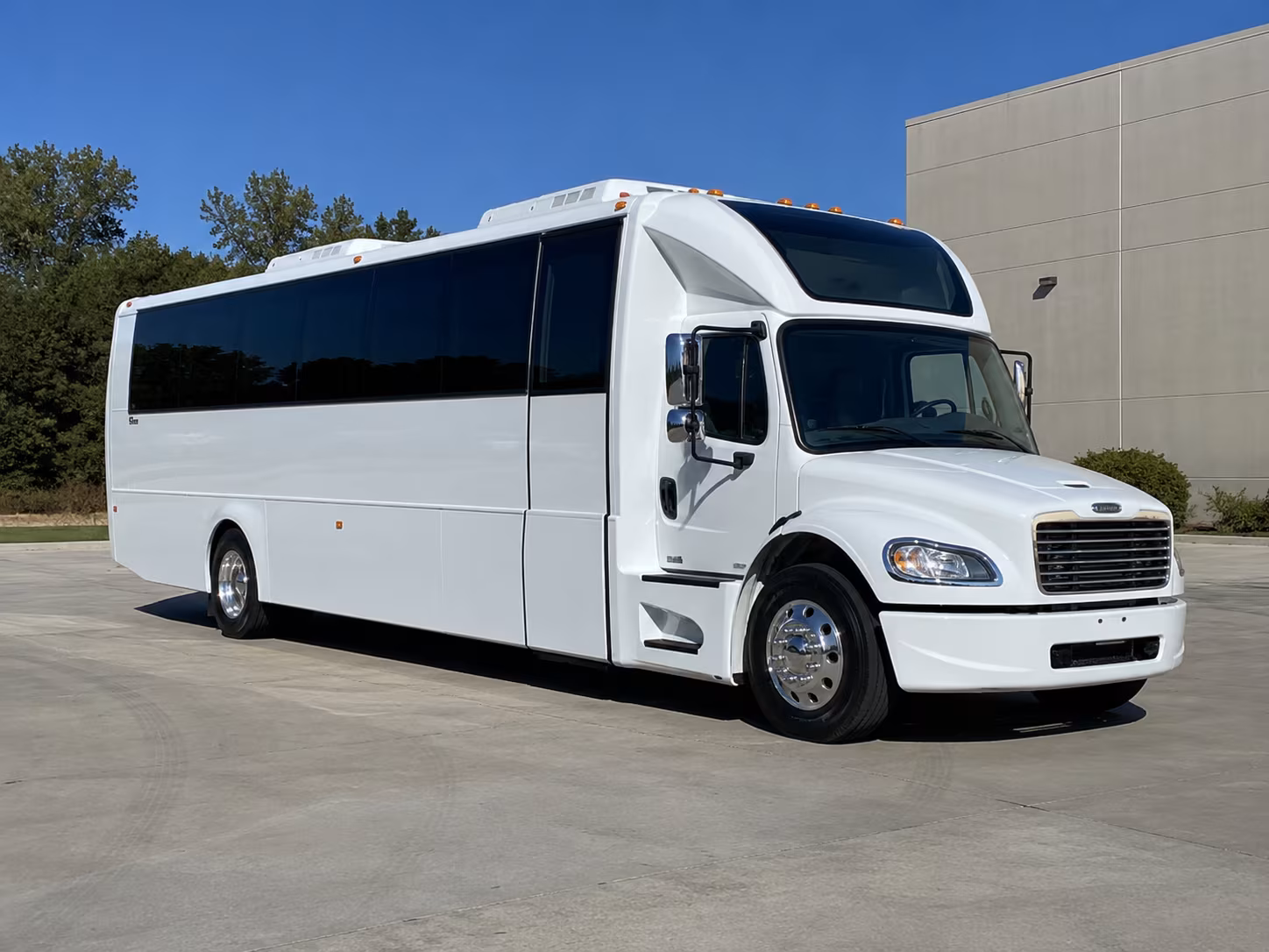 logan 28 passenger party bus
